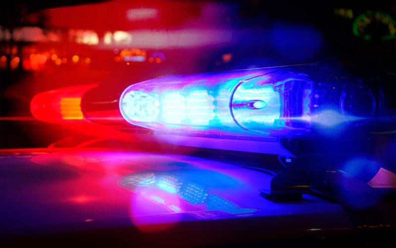 BMW PERDE O CONTROLE E QUASE INVADE RESTAURANTE EM CAMPOS.