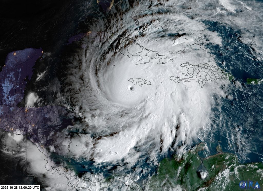 INTERNACIONAL: JAMAICA SE PREPARA PARA O QUE PODE SER O PIOR FURACÃO DA HISTÓRIA.