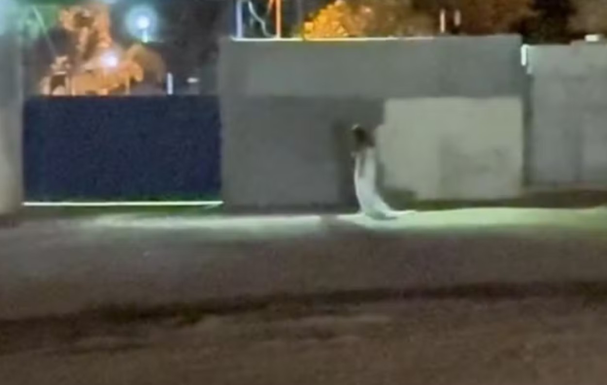 NOIVA NO CEMITÉRIO INTRIGA MORADORES.