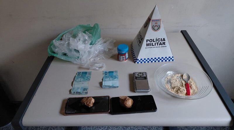 ITAOCARA: DUPLA É DETIDA SUPEITA DE TRÁFICO DE DROGAS.