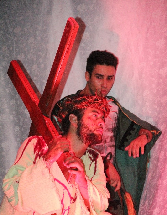 GRUPO SAL DA TERRA NOS PREPARATIVOS PARA A ENCENAÇÃO DA PAIXÃO DE CRISTO EM ITALVA.