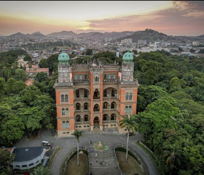 RIO DE JANEIRO: PACIENTE COM SUSPEITA DE EBOLA ESTÁ ISOLADO NA FIOCRUZ.