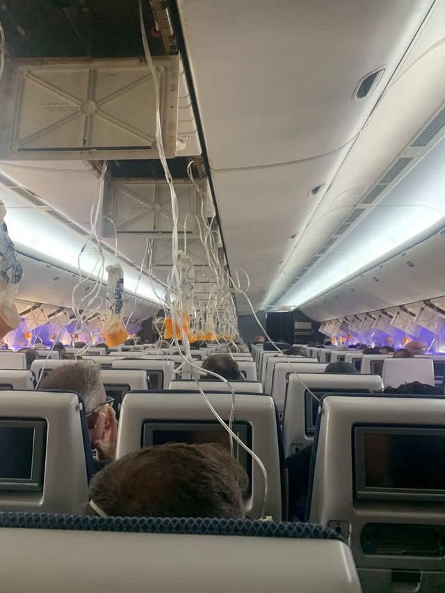 EM LONDRES, EMERGÊNCIA FAZ AVIÃO PERDER 8 MIL METROS DE ALTITUDE.